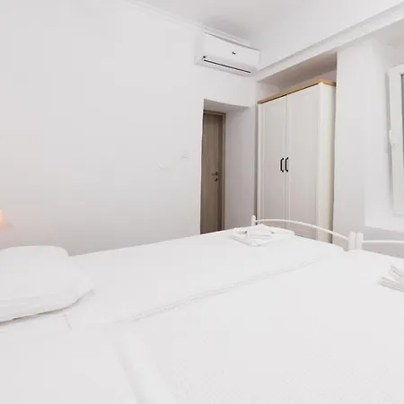 Marion Skála Kallirákhis