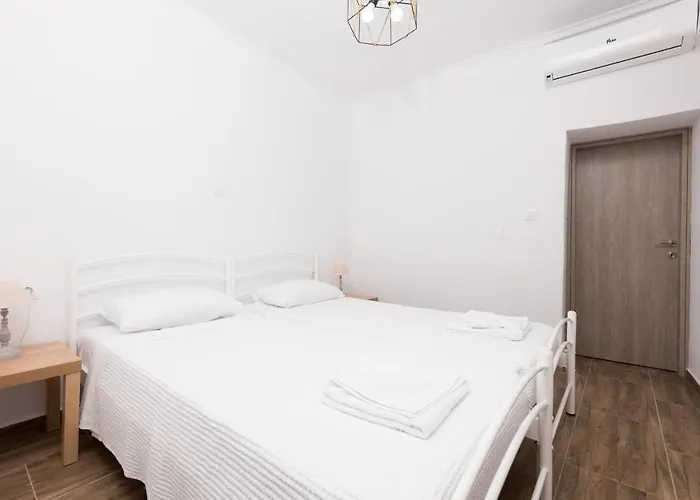 Marion Apartment *